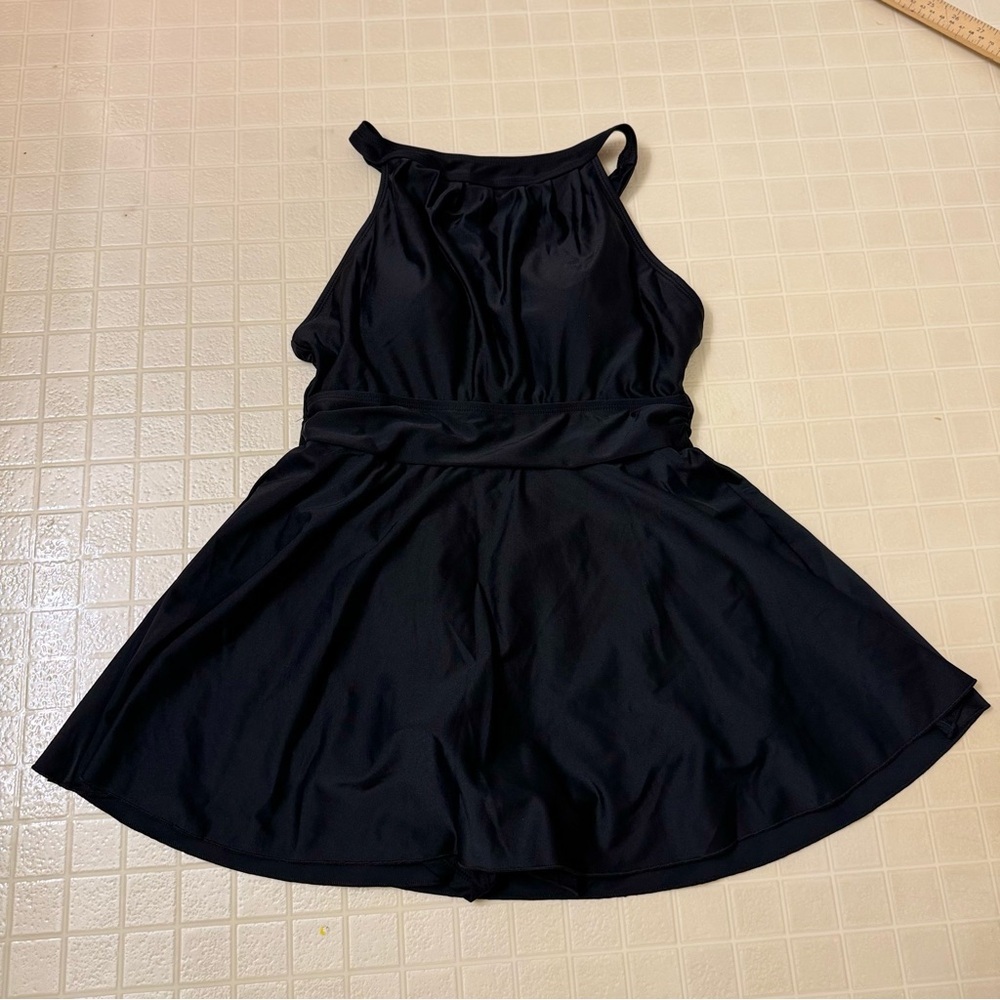 Elerevyo High Neck Ruched Tummy
Control Criss Cross Back Modest Skirt Swimdress - Picture 5 of 9